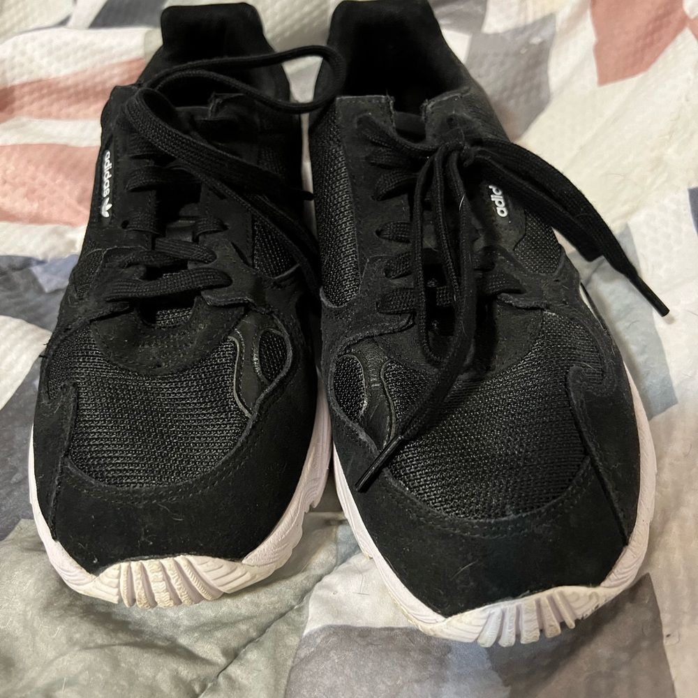 Adidas - Picture 2 of 6